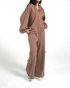 Conjunto de Sudadera y Pantalones Cargo con Logotipo Personalizado, Ropa para Mujer, Conjunto Deportivo, 100% Algodón, Pantalones y Top con Lavado Ácido - Product Image 4