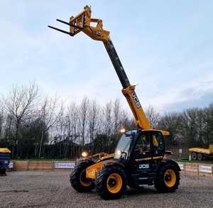 Yellow JCB Telescopic Handler 4WD Caterpillar <b>Engine</b> Diesel Rough Terrain Forklift High <b>Lifting</b> Construction Agriculture - Product Image 1