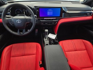 Toyota Camry XSE automatique, moteur propre, sièges en cuir, état impeccable - Product Image 4