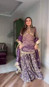 Qualité d'exportation indienne belle robe pur sergé or Net Kurti Pant & Dupatta avec broderie lourde 5 mm séquence travail à vendre - Product Image 6