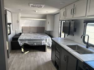 Nouvelles remorques de voyage Keystone B-u-l-l-e-t C-l-a-s-s-i-c 18RBC 2026 à prix avantageux, disponibles pour achat en gros - Product Image 5