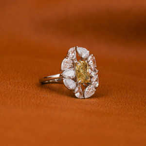 Forma de Flor Amarillo corte radiante laboratorio creado diamante EF pera 10KT oro sólido anillo de compromiso bisel ajuste clásico lujoso regalo - Product Image 6