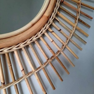 Venta al por mayor de diseño moderno respetuoso con el medio ambiente ratán colgante girasol espejo redondo Indonesia hecho con marco de hierro decoración de la pared - Product Image 4