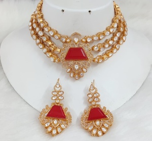 Ensemble de collier en laiton poli or de qualité supérieure avec pierres Polki et Doublet, parfait pour les mariages, les tenues de soirée, finition luxueuse - Product Image 5