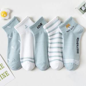 Chaussettes courtes d'été confortables pour femmes, plusieurs styles de dessins animés mignons, respirantes, absorbant la transpiration, pour un usage quotidien, style universitaire - Product Image 3