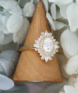 Anillo de Compromiso y Boda de Plata de Ley con Moissanita de 1 Quilate, Corte Ovalado, Diseño Halo, Engaste de Garras, Estilo Vintage, Joyas Black Pearl para Mujer - Product Image 4