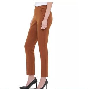 Pantaloni a vita alta da donna Calvin Klein, modello palazzo a gamba dritta, in tessuto crepe antipiega traspirante, colore marrone, taglia XL - Product Image 3