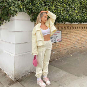 ชุด2ชิ้นสำหรับสตรีทแวร์วาฟเฟิลสำหรับสตรีทแวร์เสื้อแจ็กเก็ตผ้านวมและกางเกงจ็อกเกอร์สำหรับผู้หญิงกำหนดได้เอง Y2K - Product Image 5