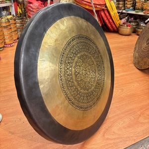 Campana Tibetana Tradicional Tallada para Yoga, Artesanía Metálica Decorativa, Campana Cantante para Meditación de Yoga y Propósitos de Sanación Budista - Product Image 3