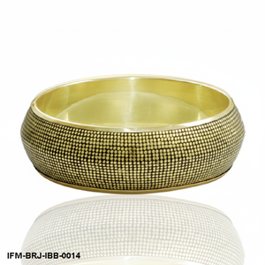 Brazalete de Latón Hecho a Mano con Grabado Texturizado de Panal, Joyería Minimalista en Tono Dorado para Mujer - Product Image 3