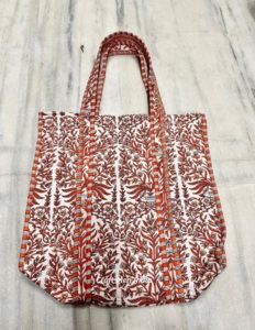 กระเป๋าผ้าควิลท์สำหรับเดินทางของผู้หญิงกระเป๋าสะพายไหล่ผ้าคอตตอนพิมพ์โลโก้ได้ตามต้องการ - Product Image 6