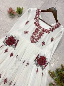 ชุดเสื้อและผ้าคลุมแบบ Anarkali สไตล์บอลลีวูด ผ้าจอร์เจตต์ งานปักลายสวยงามคุณภาพดีที่สุด ราคาขายส่ง - Product Image 4