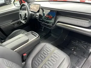 USADO LHD/RHD 2023 RIVIAN R1S ADVENTURE - Product Image 4