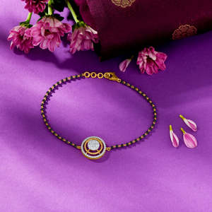 Bracelet en or et diamants pour femme, élégance conjugale - Product Image 1