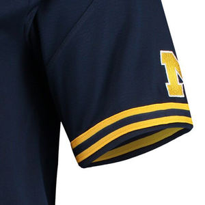 Venta al por mayor 2025 camisetas de uniforme de fútbol personalizadas 100% poliéster transpirable nuevo diseño logotipo frontal tecnología de corte automatizado - Product Image 5