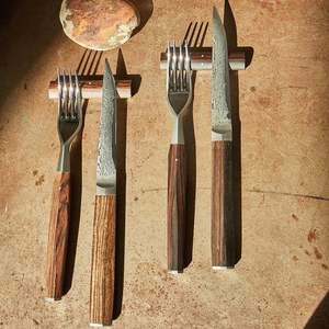 Ensemble de couverts en métal de conception artisanale de l'époque vintage pour articles ménagers plats et ensembles d'ustensiles de cuisine - Product Image 1