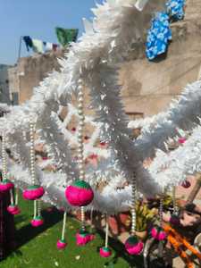 Velo de Novia Romántico Tradicional con Flores, Phoolon Ki Chadar, Jazmín, Rosa Oscuro, Peonías, Perlas, 4 Varillas, Nuevo - Product Image 6