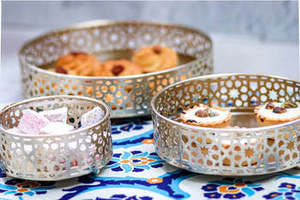 Bandejas decorativas de Ramadán de aluminio dorado de forma redonda de 3 piezas, ideales para utensilios de cocina y servicio de hotel, juego de bandejas de Metal para servir - Product Image 3