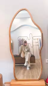 Cadre de miroir mural contemporain en bois de la meilleure qualité avec style rustique et fait à la main par Azora Industries - Product Image 3