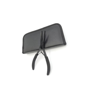 Pince à cheveux en acier inoxydable de qualité chirurgicale, logo personnalisé, vente en gros, noir mat, avec pochette noire - Product Image 2