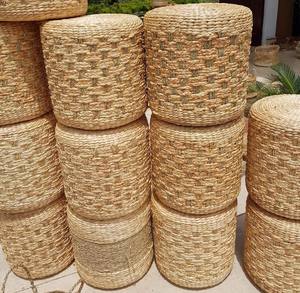 Puf de suelo de mimbre de jacinto de agua Otomana redonda natural y almohadilla de cojín para exterior Desde 99 Gold Data - Product Image 5