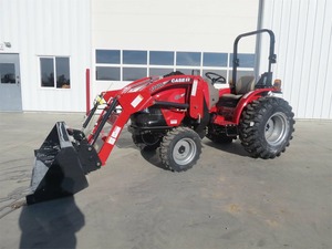 Tracteur Case IH FARMALL 40A, machine agricole haut de gamme, conçue pour l'agriculture intensive et un fonctionnement fiable. - Product Image 1