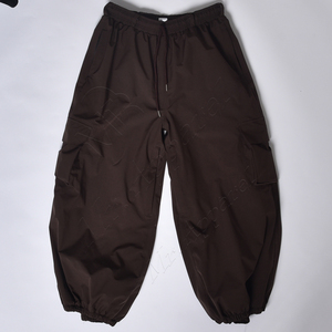 Pantalon de ski isolé unisexe de style super baggy, pantalon de neige cargo en tissu imperméable et personnalisé avec fermeture éclair pour hommes et femmes - Product Image 1