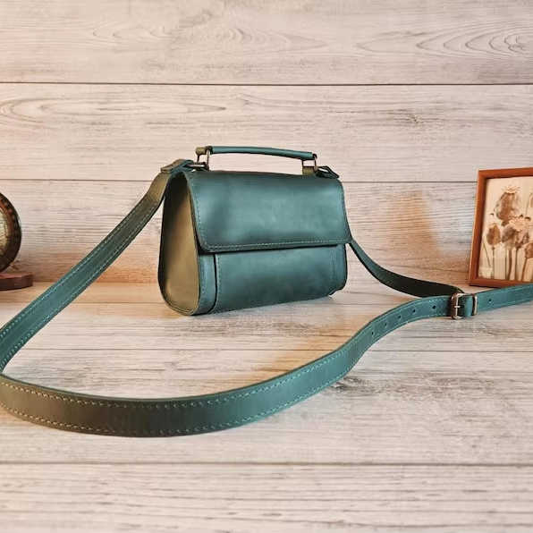 2024 New Trendy Shell Bright Leather Shoulder Bags Long Strap Handbags for Ladies Women's Evening Purse LCBB-0075