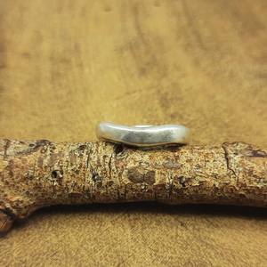 Anillo de banda de diseño ondulado Unisex de Plata de Ley 925, Bohemia banda sólida, ajuste de bisel Invisible, joyería fina para fiestas de bodas - Product Image 1