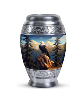 Aigle volant dans la neige mont urne pour cendres adulte mâle aigle petit souvenir urnes crémation pygargue à tête blanche pour taille personnalisée humaine - Product Image 1