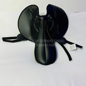 Selle de course légère et respirante pour jockey |   Selle de cheval en plastique synthétique haute performance pour l'entraînement sur piste de course - Product Image 2