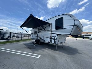 Nouveau K-e-y-s-t-o-n-e C-o-u-g-a-r 23MLE 2025 prêt à la vente - Product Image 5