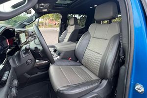 พร้อมจัดส่งปี 2023 เชฟโรเลต ซิลเวอร์อะโด 1500 ZR2 4x4 - Product Image 5