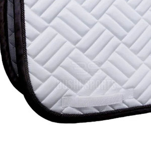 Tapis de selle professionnel pour cheval avec rembourrage doux en tissu et coutures durables pour une conduite confortable - Product Image 6