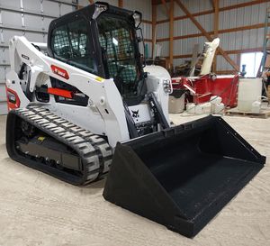 รถตักล้อยางขนาดเล็ก Bobcat S160 มือสอง ราคาพิเศษ พร้อมเครื่องยนต์ Kubota เกียร์บ็อกซ์ และประสิทธิภาพสูง - Product Image 1