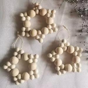 Adornos colgantes de Navidad de madera de estilo Vintage, decoraciones para árboles de vacaciones, encanto rústico - Product Image 4