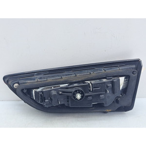 ไฟหยุดด้านหลังซ้ายรวมอยู่กับประตู OPEL Astra K Sports Tourer 39098788 B16DTH (LVL) (15>22) - Product Image 6