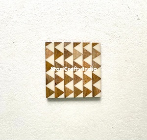 Sous-verres exigeants de 4x4 pouces Tapis en résine et en bois accessoires de cuisine sous-verres de la meilleure qualité en gros - Product Image 4