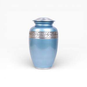 Urne funéraire moderne en métal brossé avec un design gravé minimaliste et une finition commémorative contemporaine - Product Image 2