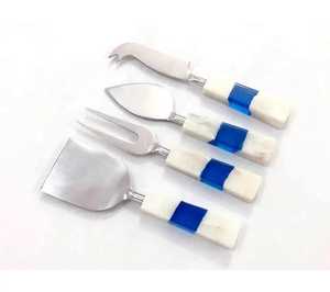 Ensemble de couteaux à fromage avec manche en résine Ensemble de couteaux en acier inoxydable Cuisine imparable pour la maison et le restaurant Poignée commune Outils à fromage - Product Image 1