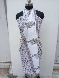 Pareo con estampado de bloques a mano, estampado Floral, venta al por mayor, lote de ropa de playa Sexy, sarong, bufanda de algodón indio hecha a mano - Product Image 3