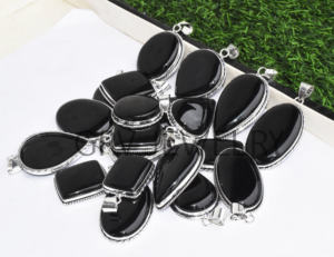 Lot en gros de pendentifs ethniques faits à la main en argent sterling 925 avec pierre précieuse en onyx noir naturel pour mariages, fiançailles, fêtes - Product Image 4