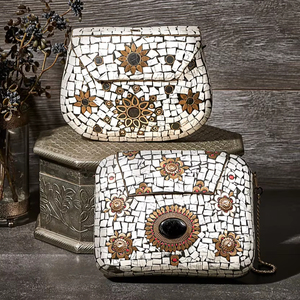 Bolso de mano indio con mosaico Kundan, bolso de lujo para novias, bodas, fiestas y eventos nocturnos, con cadena desmontable, bolso étnico para fiestas nupciales. - Product Image 1