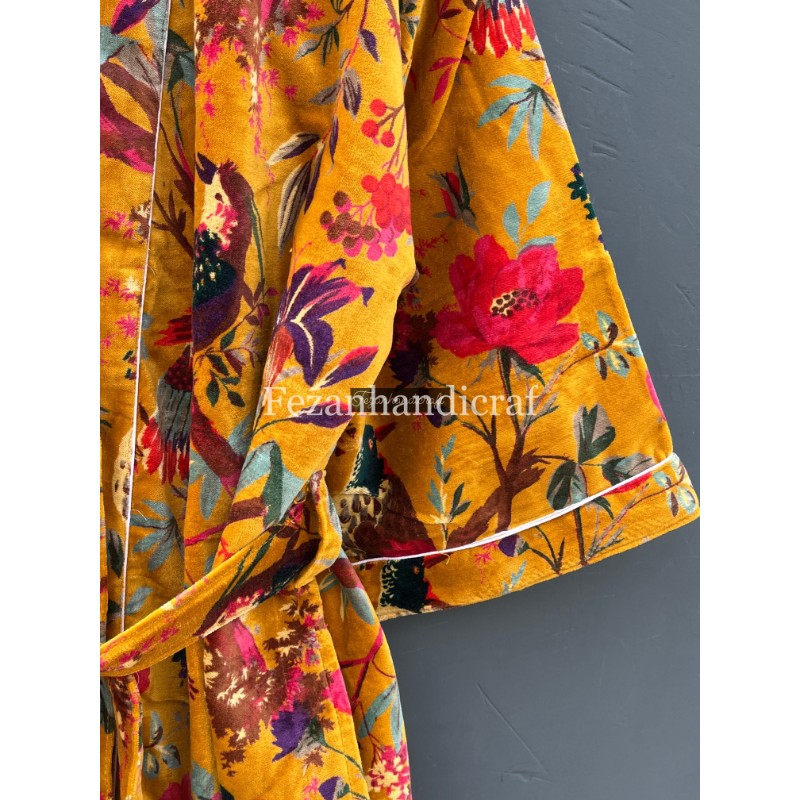 สีเหลือง