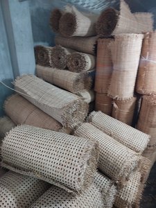 Rouleau de sangle de canne en maille ouverte demi-pouce 1/2 100% tissage de rotin du Vietnam, rouleau de sangle de rotin naturel - Product Image 6