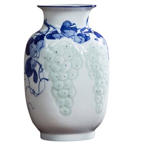 Vases en porcelaine bleu et blanc de qualité supérieure peints à la main maison salon décoration de mariage décor de pièce maîtresse au prix le plus bas - Product Image 4