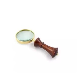 แว่นขยายทองเหลืองแบบโบราณพร้อมด้วยด้ามจับไม้สไตล์วินเทจสำหรับตกแต่งบนโต๊ะการตกแต่งของขวัญเพื่อการศึกษาทางทะเล - Product Image 1
