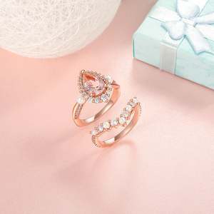 แหวนแต่งงานเจลิยา ทวิสท์ ฮาโล เพียร์ประดับมอร์แกไนต์และมุก - Product Image 6