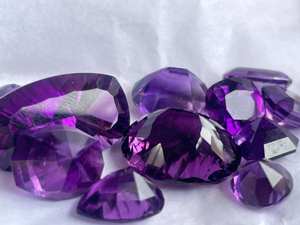 Lot de pierres précieuses naturelles en améthyste mélangée, facettées, en vrac, quartz violet, pierres calibrées pour la fabrication de bijoux. - Product Image 1