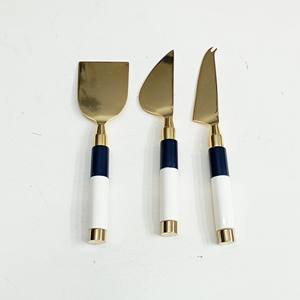 Vente en gros d'usine bon marché ensemble de trancheuses à fromage avec poignée en bout à feuilles d'or lame argentée pour restaurant maison hôtel usage - Product Image 4